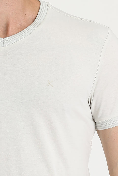 Taş V Yaka Slim Fit Dar Kesim Nakışlı Tişört