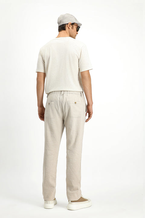 Off-white crew neck slim fit cotton printed t-shirt.