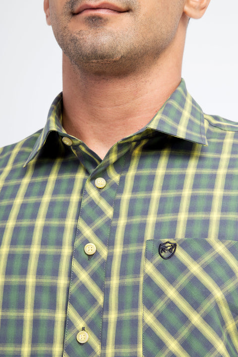 Light Green Short-Sleeve Plaid Classic Cotton Shirt