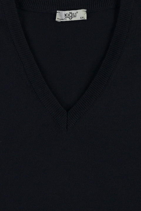 Medium Navy Plus Size V-Neck Knit Sweater