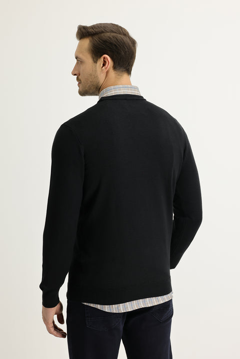 Black Crew Neck Regular Fit Knitted Sweater