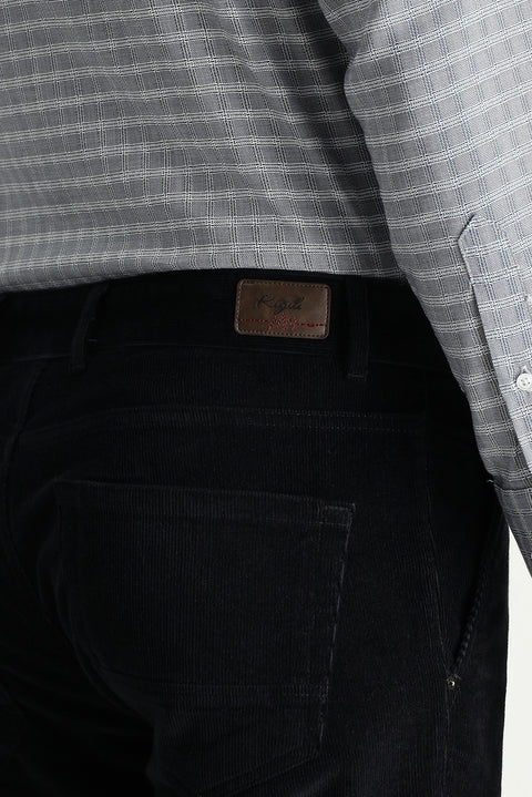 Siyah Regular Fit Standart Kesim Likralı Kadife Pantolon