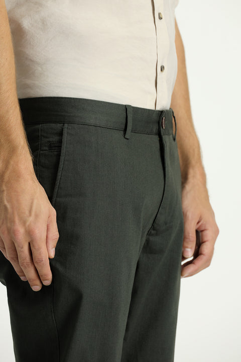 Dark Haki Regular Fit Standard Cut Lycra Canvas / Chino Trousers