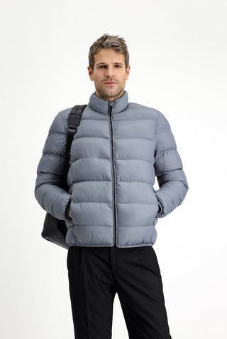  Açık Gri Çantalı Dik Yaka Fermuarlı Cepli Rüzgar Geçirmez Spor Şişme Mont