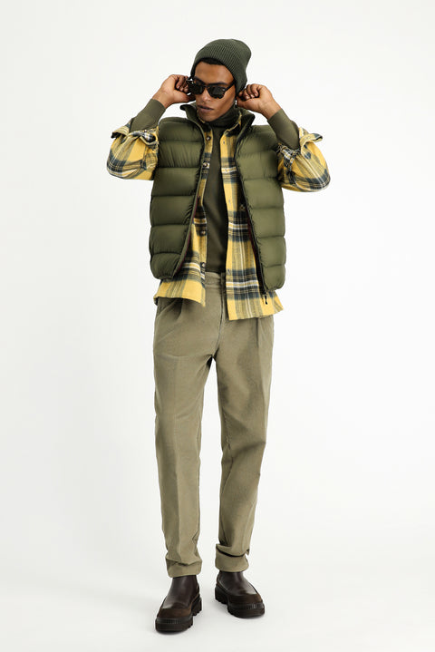 Medium Khaki Quilted Sports Padded Vest with Bag