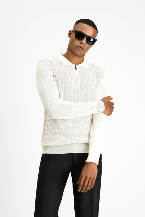 Off-white polo shirt, regular fit, zippered, patterned cotton knit sweater.