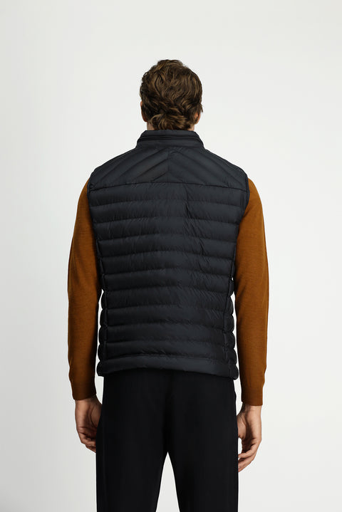 Black Slim Fit Stand-Up Collar Zippered Quilted Sports Vest