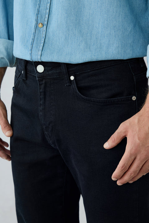 694 Tapered Fit Cotton/Elastane Denim Trousers