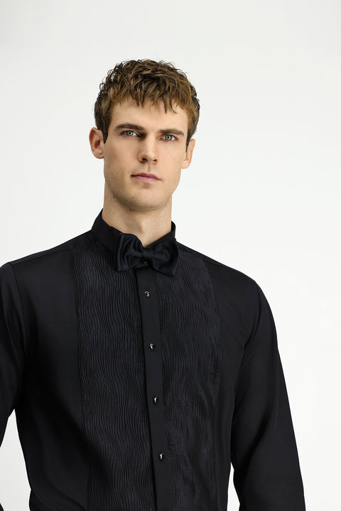 Siyah Ata Yaka Slim Fit Dar Kesim Piliseli Saten Pamuklu Kolay Ütülenebilir Gömlek