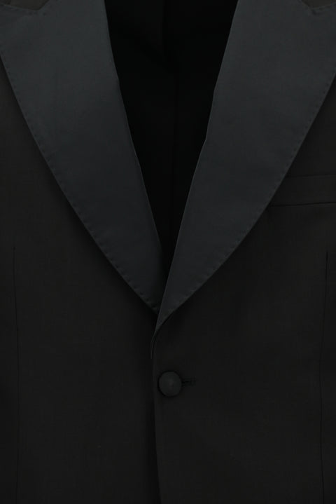 Black 4-Drop Relaxed Fit Comfortable Cut Pointed Collar Tuxedo & Groom Suit