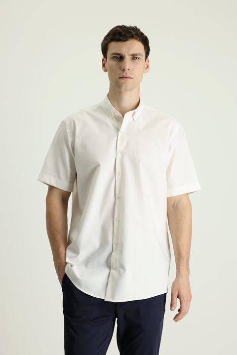 Off-white short-sleeved regular fit patterned cotton shirt