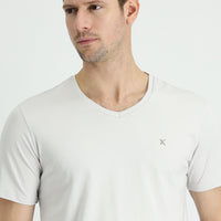 Taş V Yaka Slim Fit Dar Kesim Pamuklu Tişört